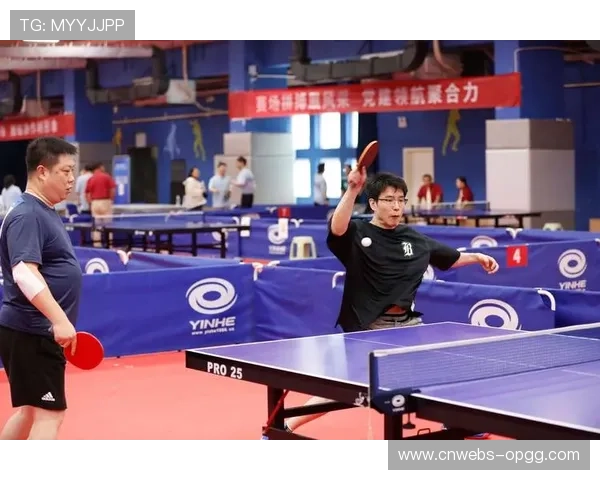 羽毛球装备市场增长：科技赋能球拍与功能性运动服饰